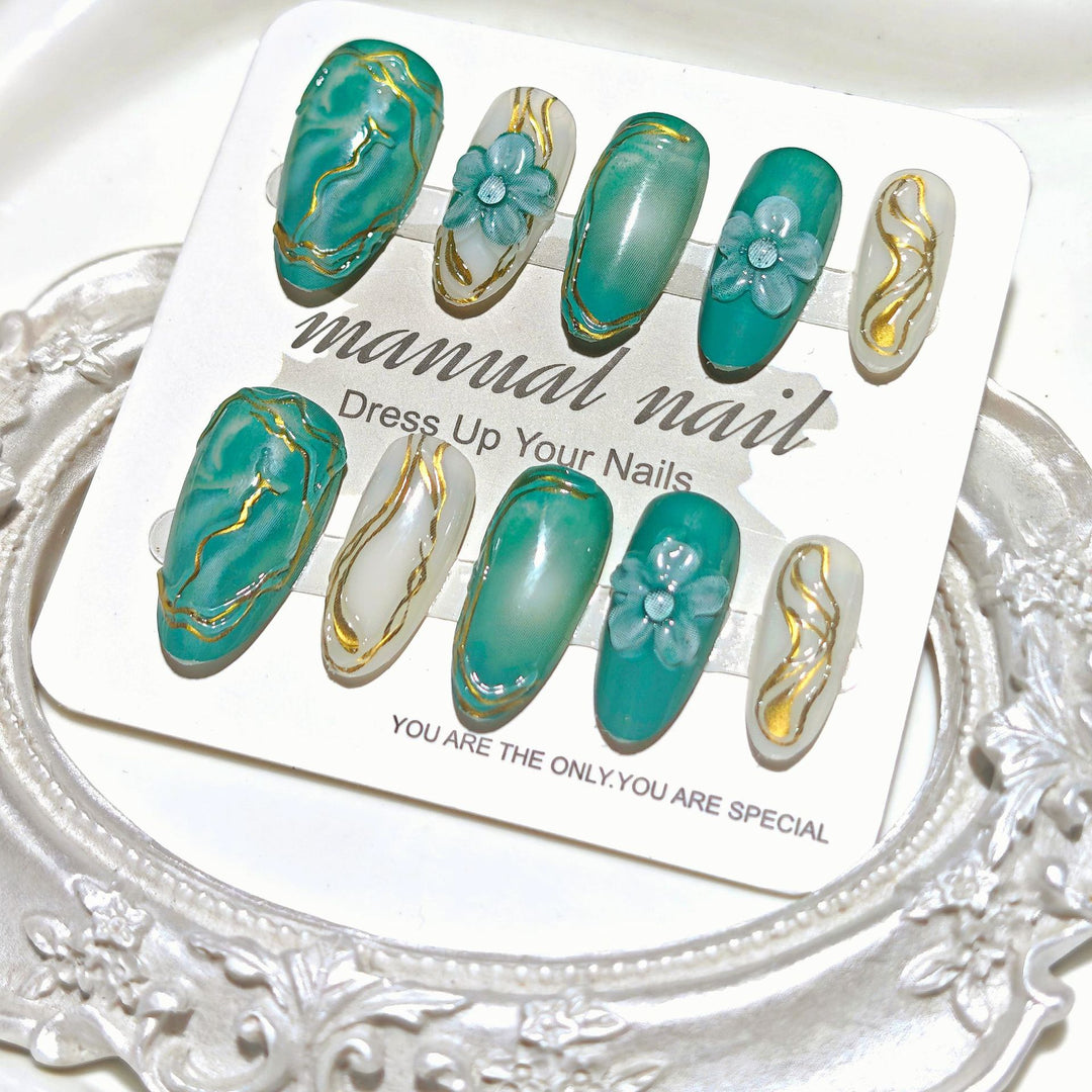 Decorative Floral Press-On Nail Art Set Kalsten