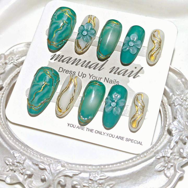 Decorative Floral Press-On Nail Art Set Kalsten