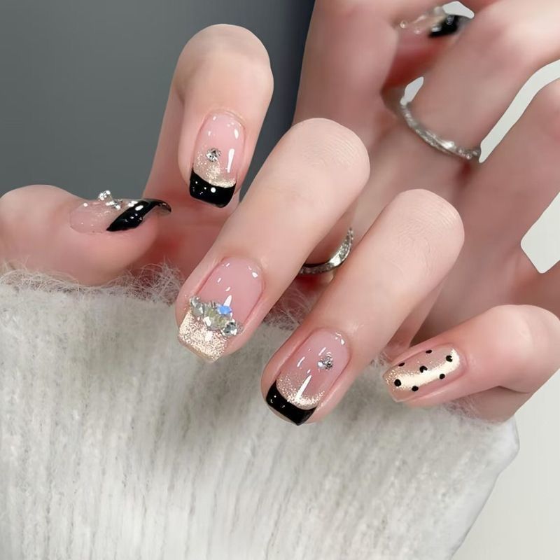 Artistic Heart Pattern Nail Art Extensions Kalsten