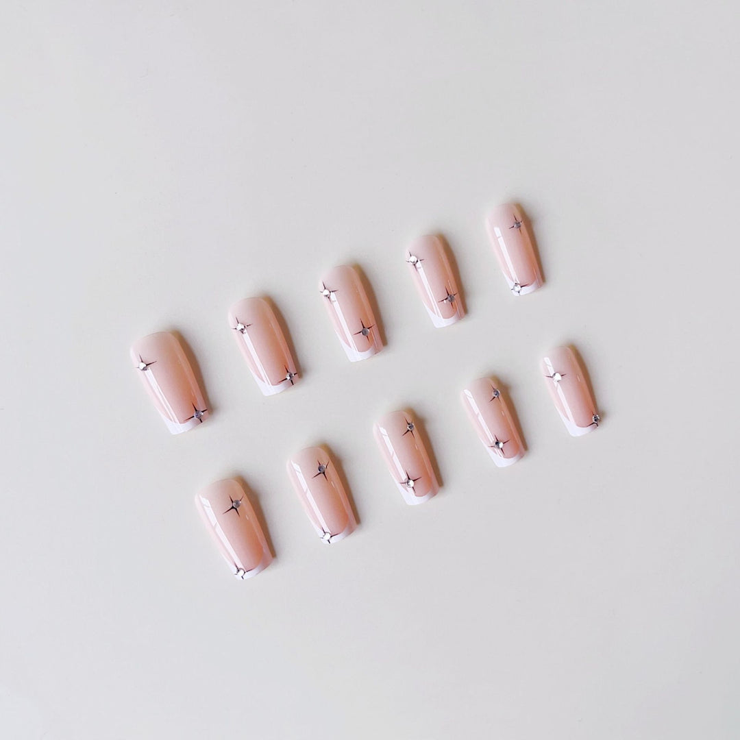 Artificial nail tips with elegant French tips Kalsten