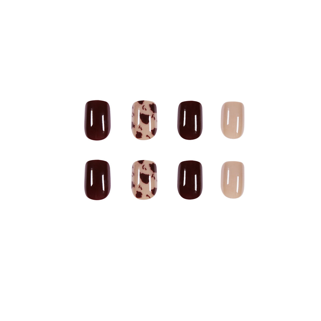 Exclusive nail art with animal pattern and shine Kalsten