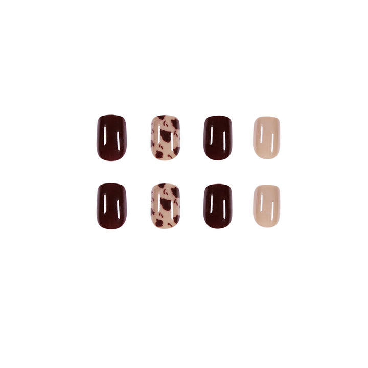 Exclusive nail art with animal pattern and shine Kalsten