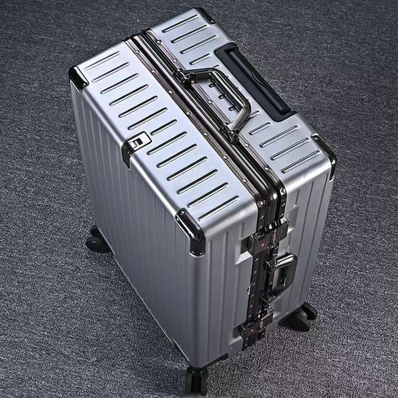 Rugged Expedition Suitcase Kalsten