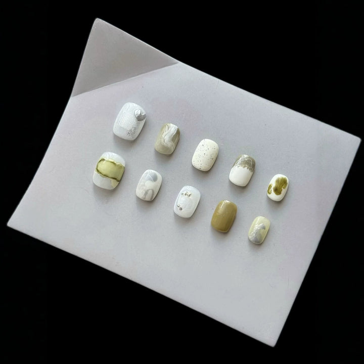 Artistic Marble Design Press-On Nail Set