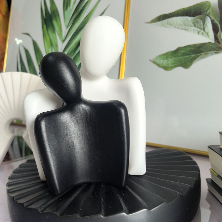 Artistic Dual Figure Decoration Kalsten