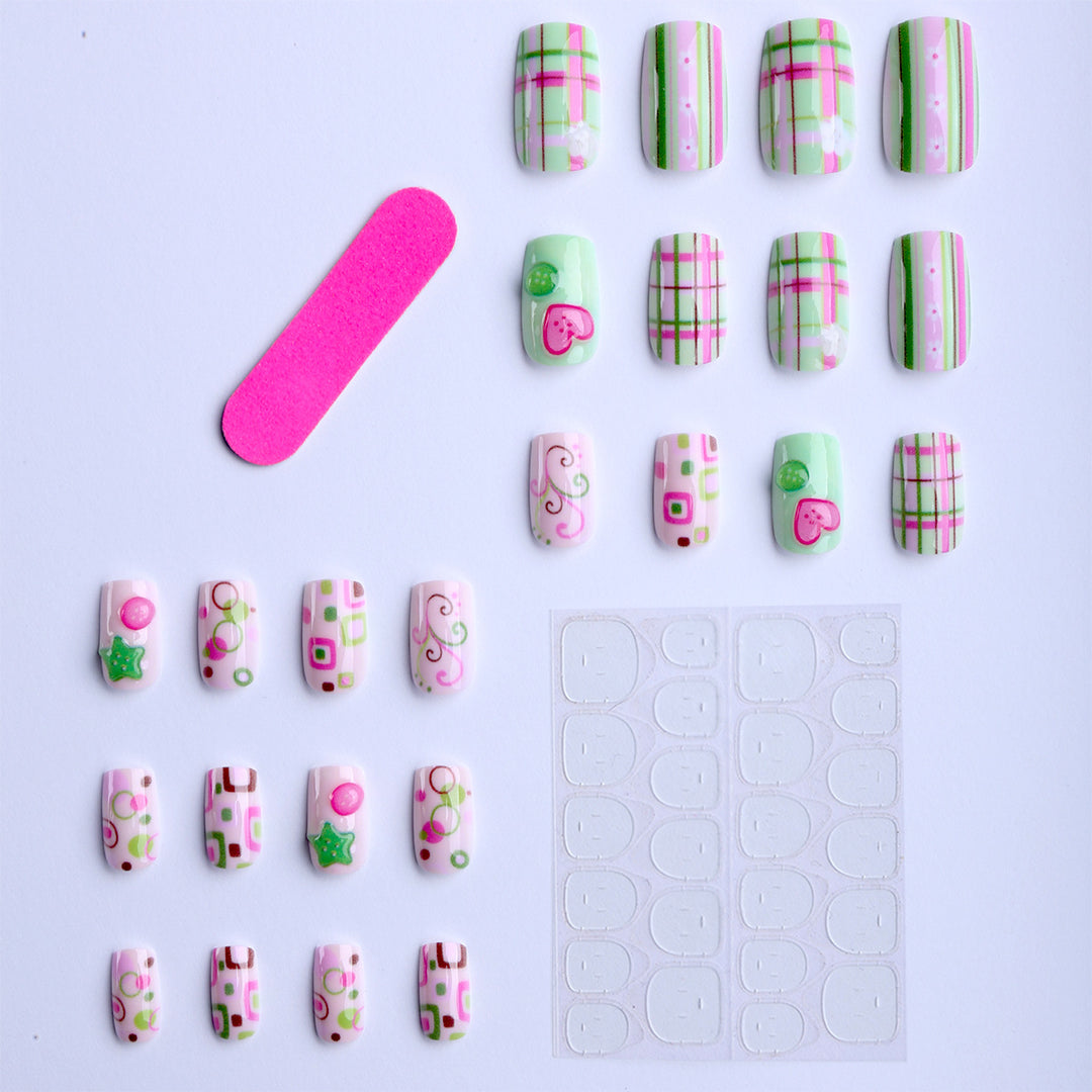 Artificial nails with playful geometric designs Kalsten