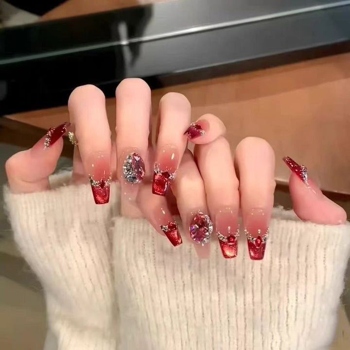 Glamorous and Sparkling Art Nails Kalsten