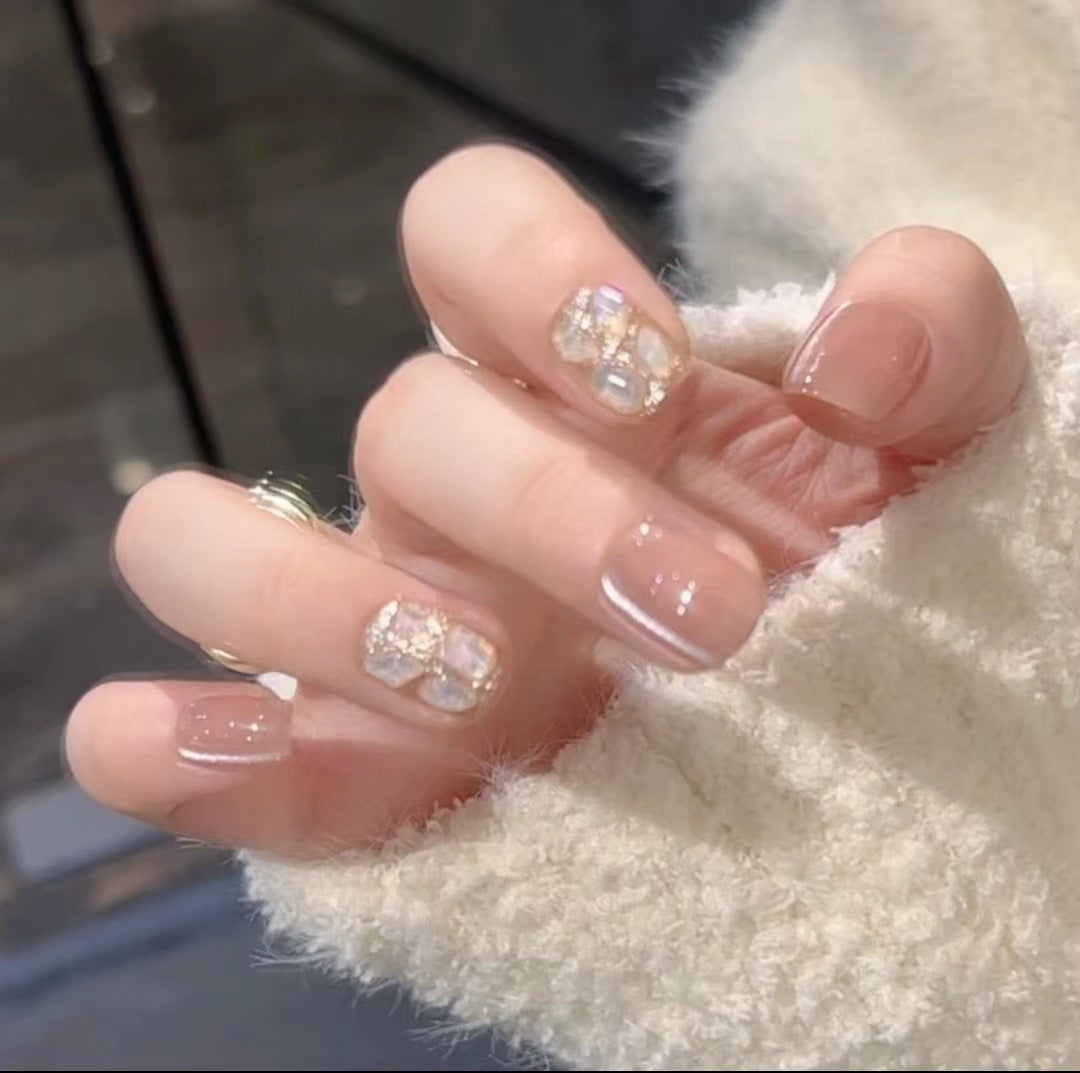 Elegant Press-On Nail Art Set with Decorative Rhinestone Accents