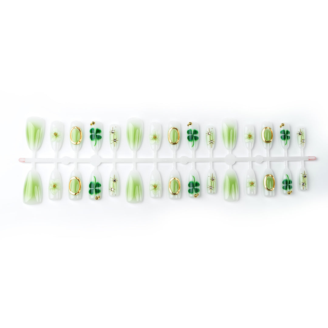 Nail art with botanical designs Kalsten