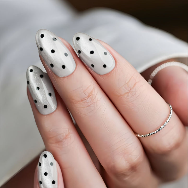 Artistic Press-On Nail Set with Polka Dot Design Kalsten
