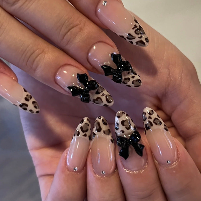 Artificial nails with modern night motif Kalsten