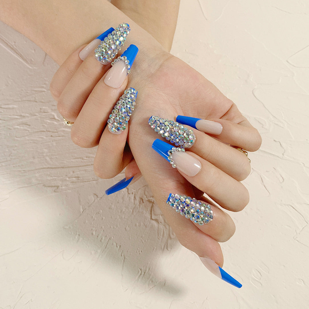 Nail art with heart and lip designs Kalsten