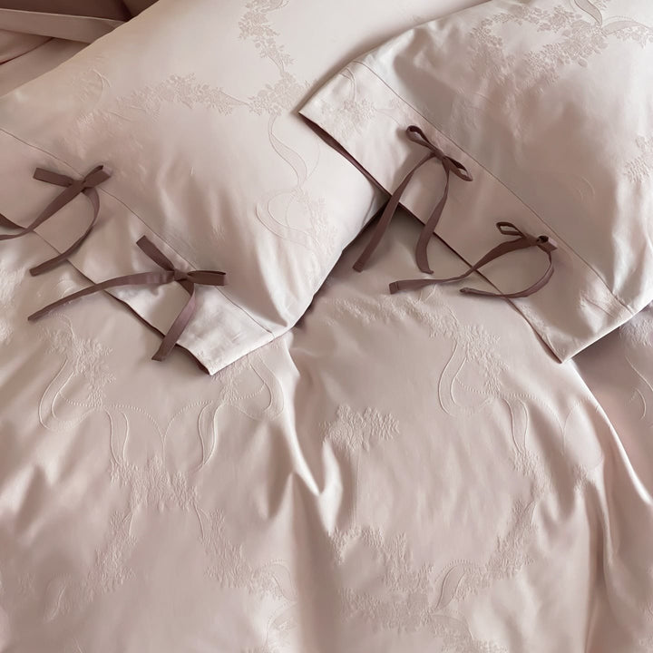 Elegant cotton satin bedding set with reversible function and ties