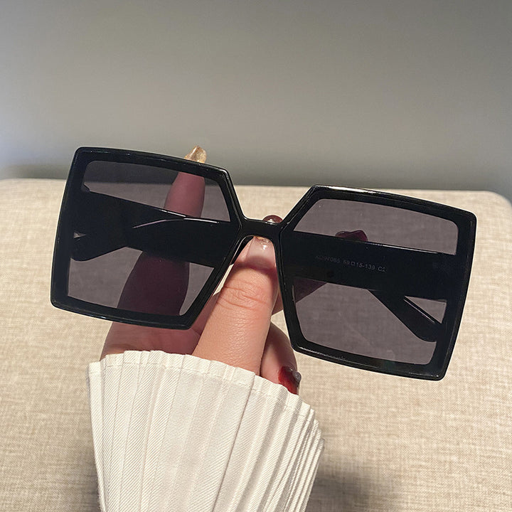 Women's square sunglasses with a sturdy frame and stylish design Kalsten
