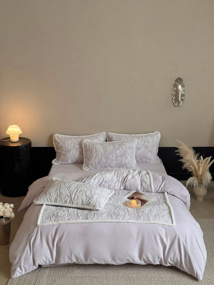 Premium bedding set with relief-stitched plush pattern and soft frill Kalsten