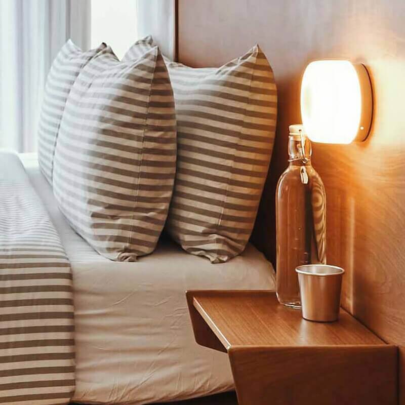 Kalsten | Futuristic and unique solid Plexiglass wall lamp