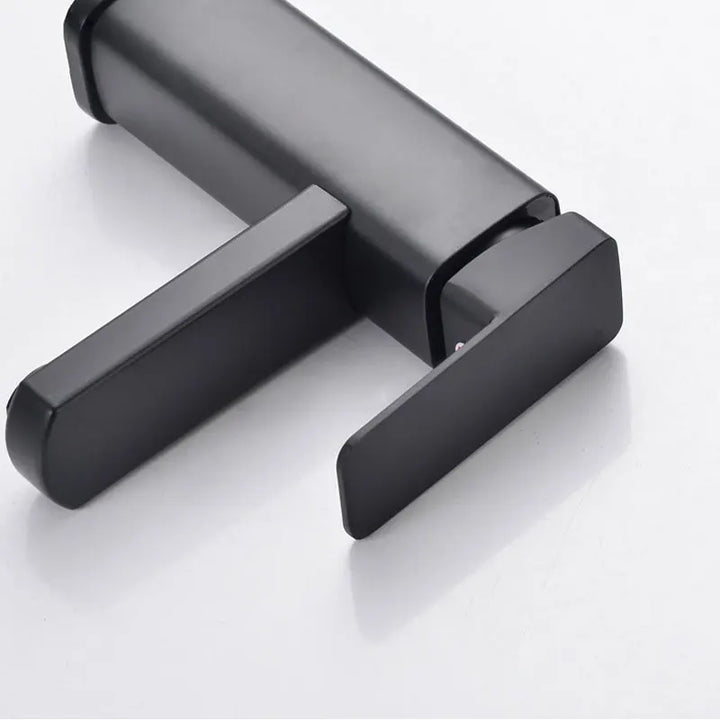 Luxury RETHME Basin Tap - with Stylish Water Flow Noxord