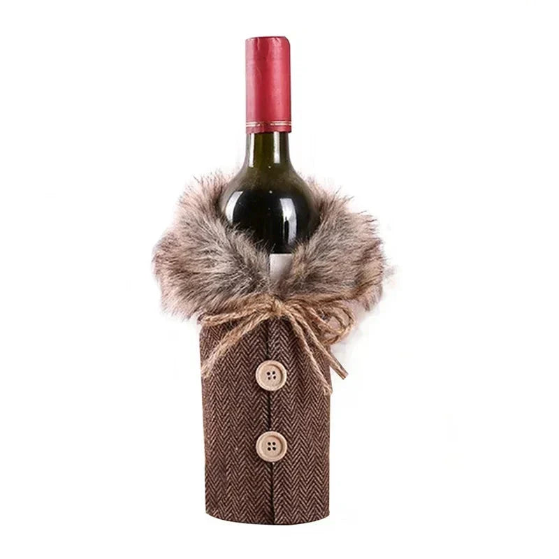 Christmas bottle cover with fur collar – festive cover for wine bottles, gnome decoration for Christmas, perfect as gift wrapping | Noxord