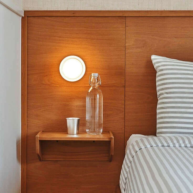 Kalsten | Futuristic and unique solid Plexiglass wall lamp