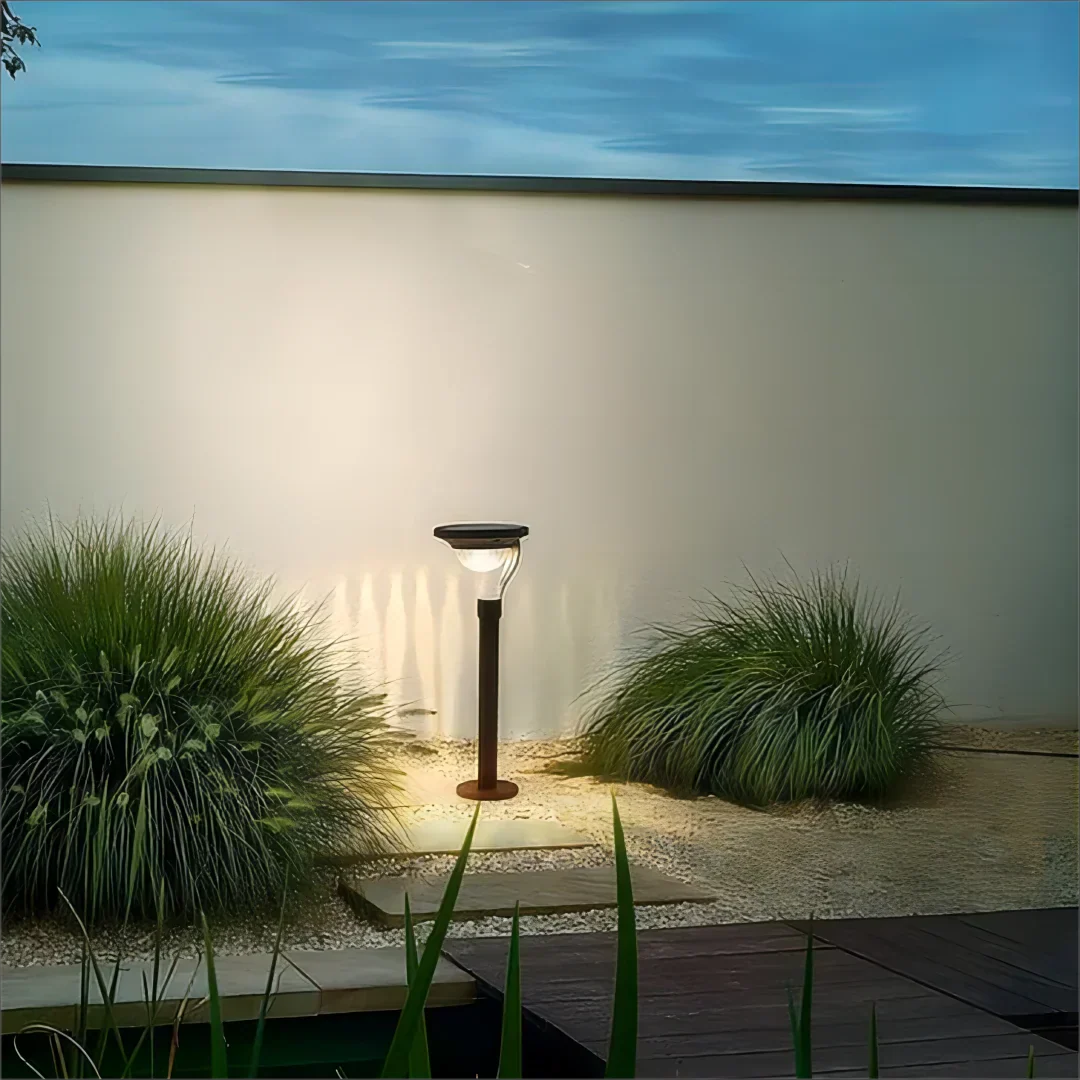 High-Performance Solar Outdoor Light