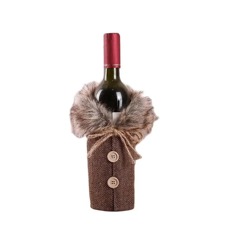 Christmas bottle cover with fur collar – festive cover for wine bottles, gnome decoration for Christmas, perfect as gift wrapping | Noxord