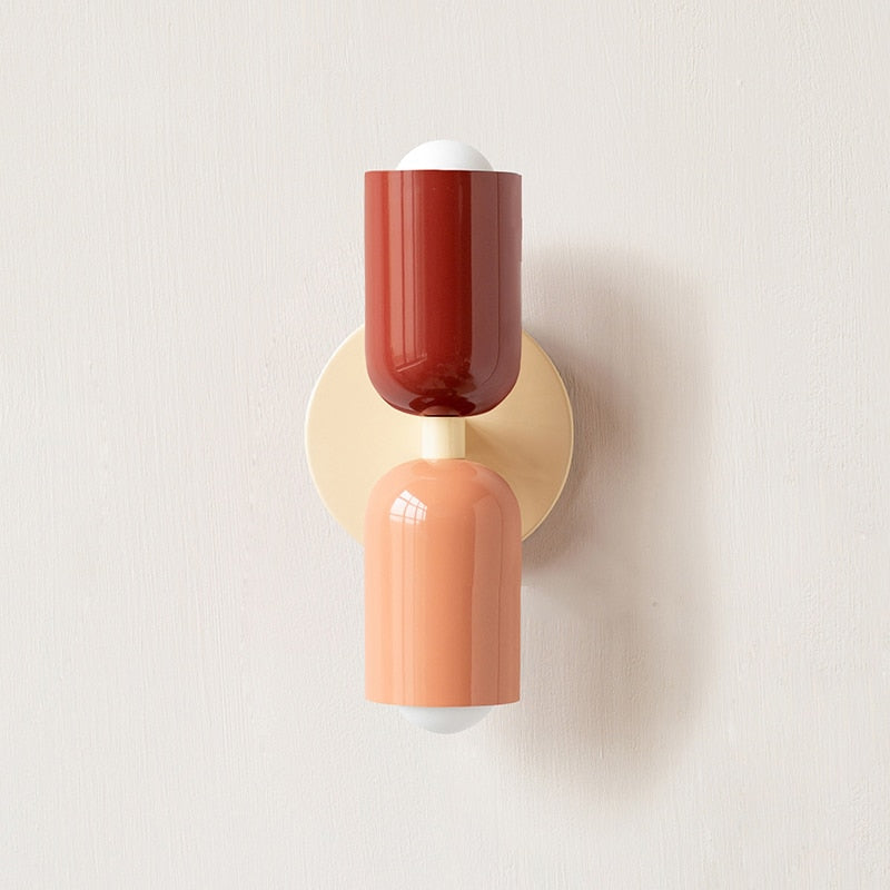 Lively, minimalist wall lamp with two light bulbs | Kalsten