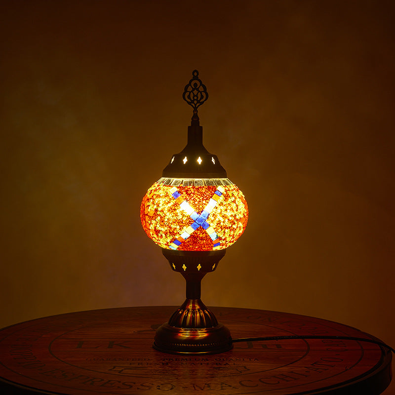 Traditional Tiffany romantic oval iron enameled 1-light table lamp for the bedroom | Noxord