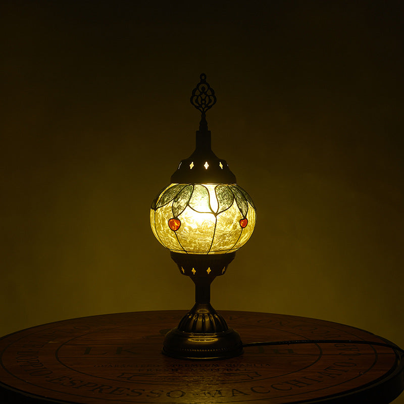 Traditional Tiffany romantic oval iron enameled 1-light table lamp for the bedroom | Noxord