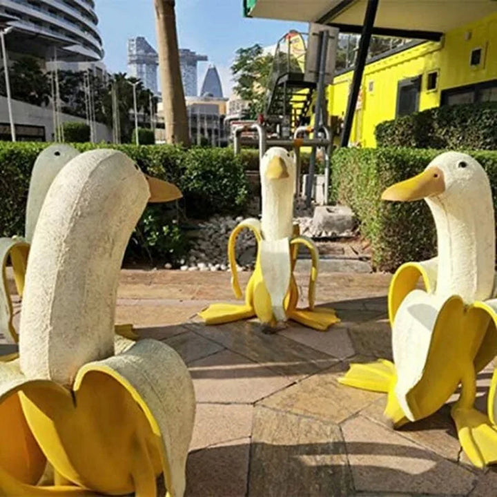 Kalsten | BananaDuck Decor Figure – Playful Resin Decoration for Indoors or Outdoors