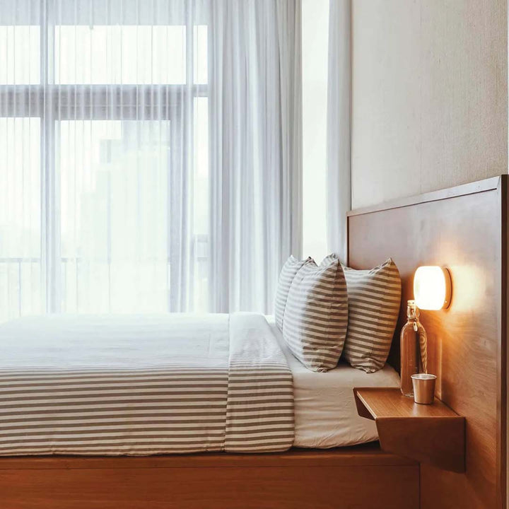 DimpleGlow Wall Lamp – Sleek Modern Interior
