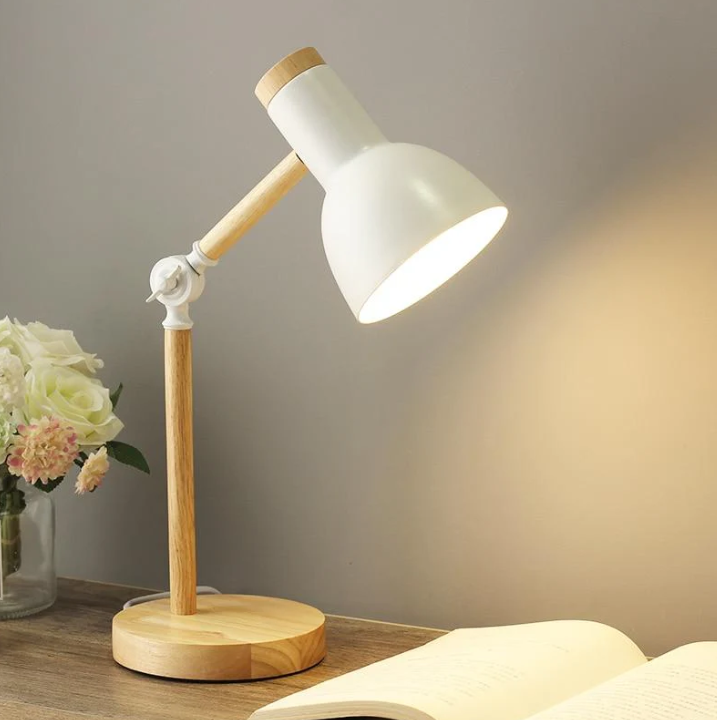 Scandinavian table lamp made of wood | Kalsten