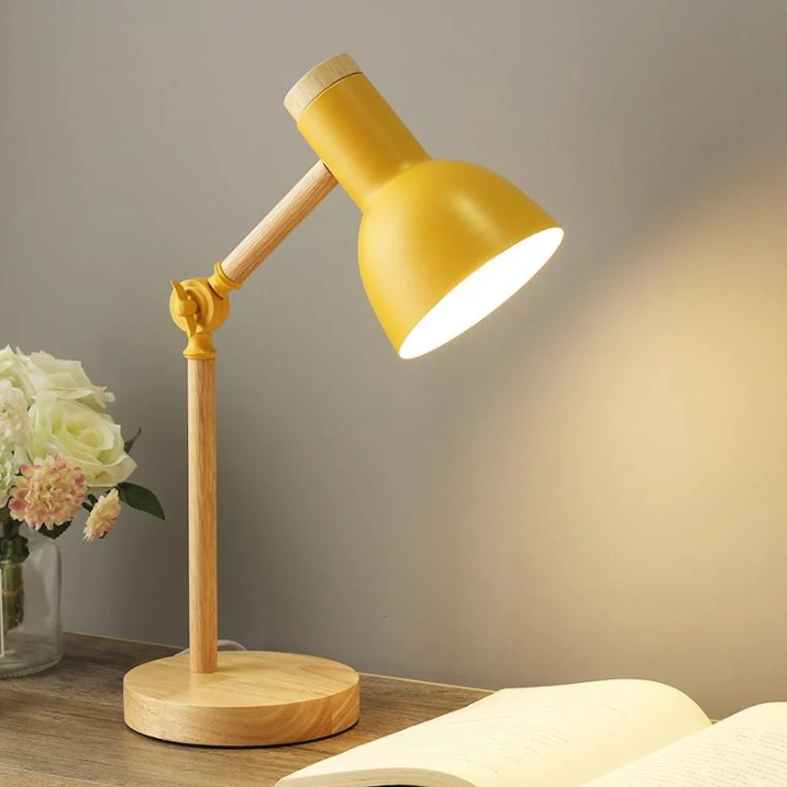Scandinavian table lamp made of wood | Kalsten