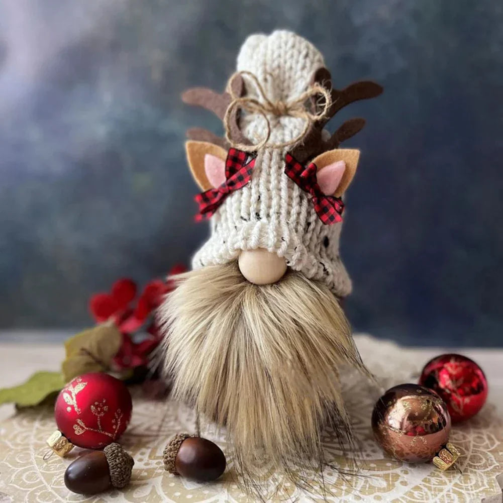Cute Handmade Gnomes for Festive Ambiences Noxord