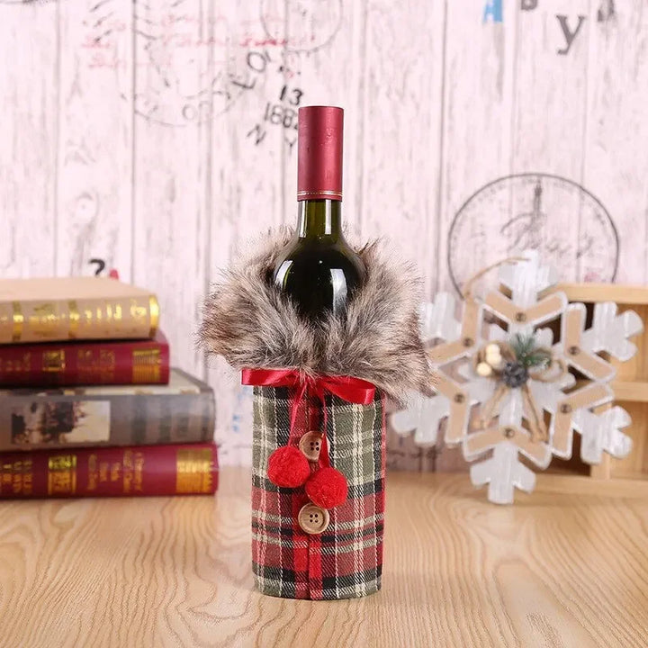 Christmas bottle cover with fur collar – festive cover for wine bottles, gnome decoration for Christmas, perfect as gift wrapping | Noxord