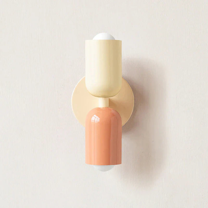 Lively, minimalist wall lamp with two light bulbs | Kalsten