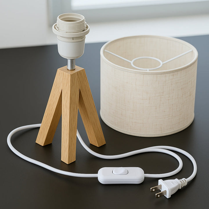 Solara Minimalist Tripod Table Lamp | Kalsten