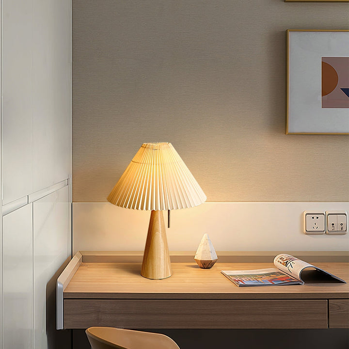 AntiqueRadiance – Elegant Wood and Metal Table Lamp | Noxord
