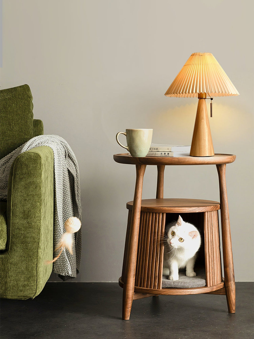 AntiqueRadiance – Elegant Wood and Metal Table Lamp | Noxord