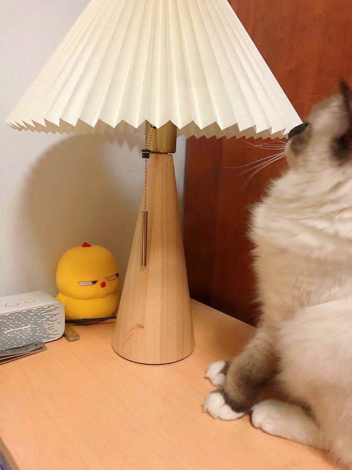 AntiqueRadiance – Elegant Wood and Metal Table Lamp | Noxord