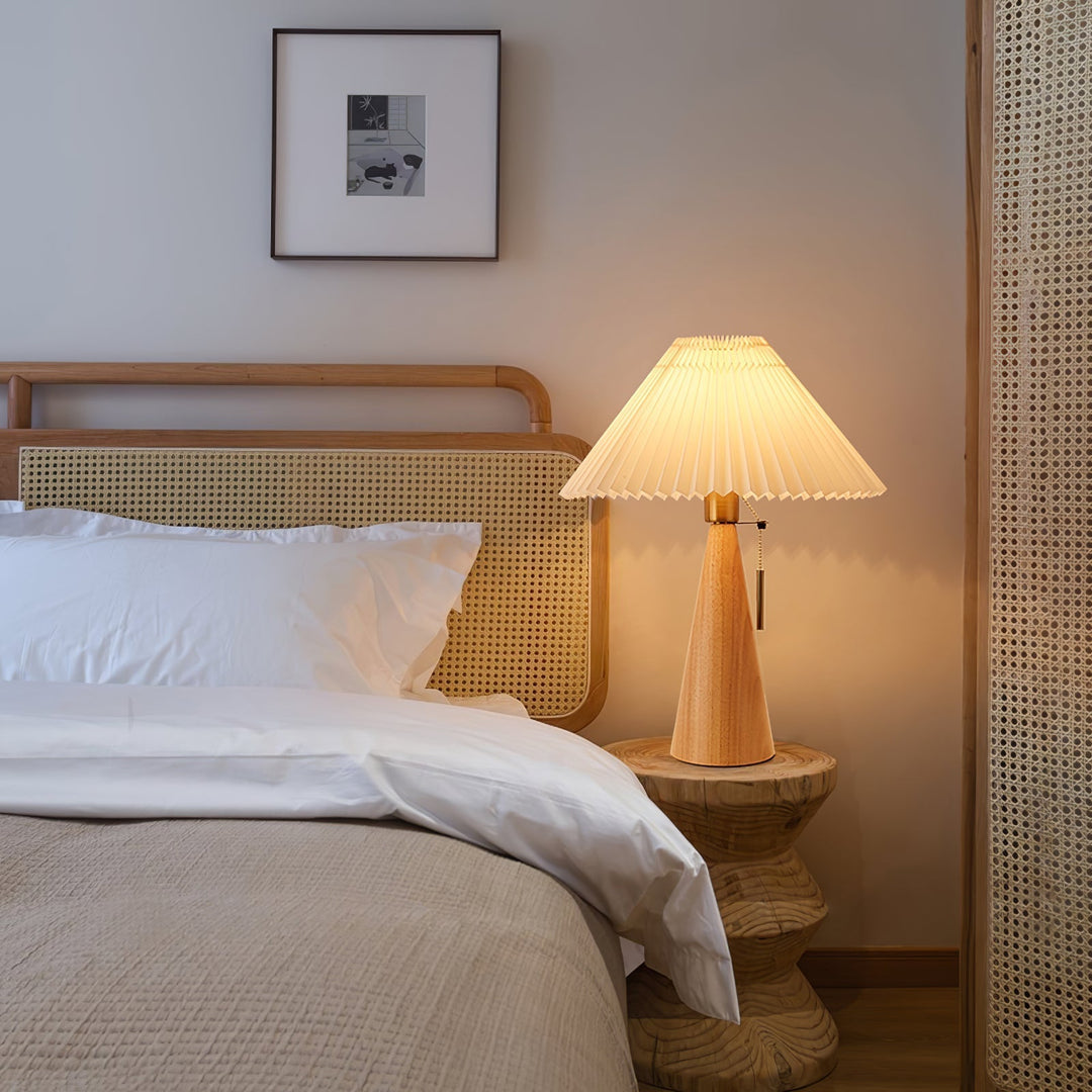 AntiqueRadiance – Elegant Wood and Metal Table Lamp | Noxord