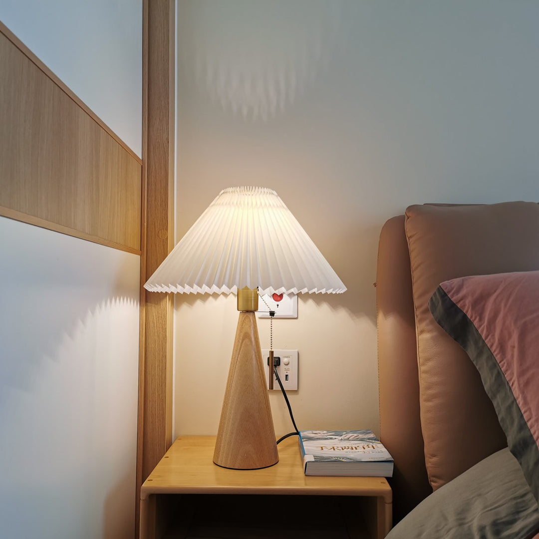 AntiqueRadiance – Elegant Wood and Metal Table Lamp | Noxord