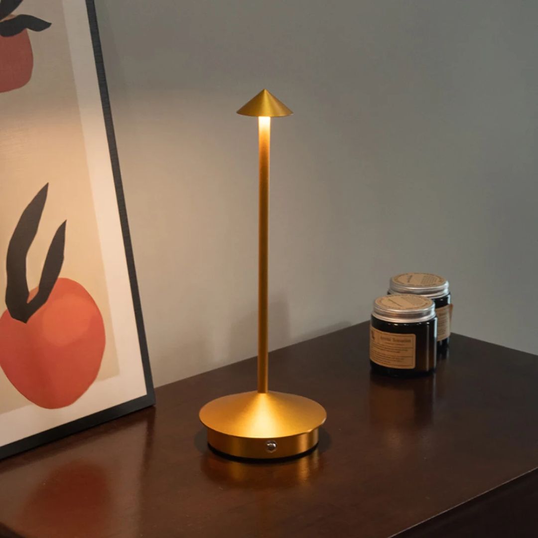 Eindhoven Robyn Arrow LED Table Lamp | Kalsten