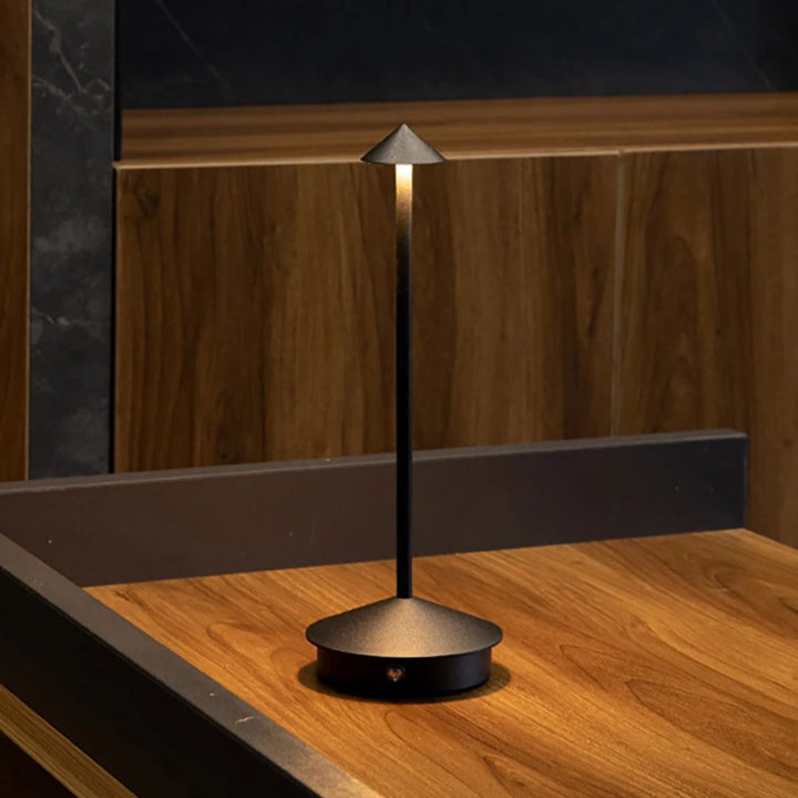 Robyn Arrow LED Table Lamp | Kalsten