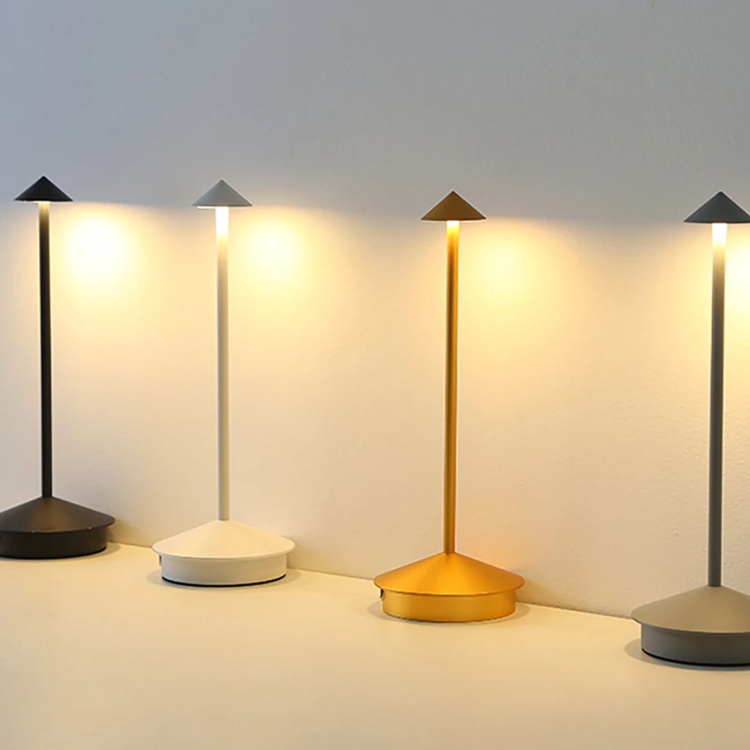 Robyn Arrow LED Table Lamp | Kalsten