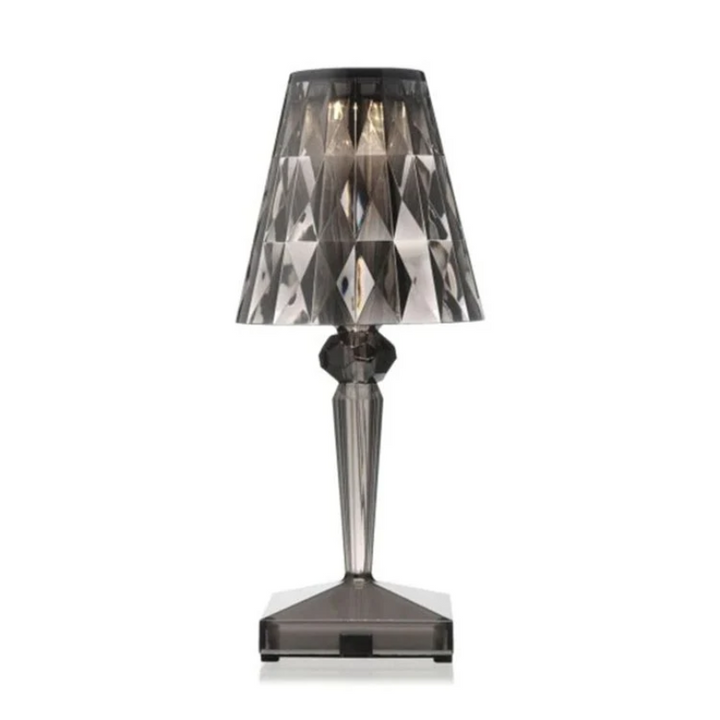 Chic Table Lamp with Crystal Design - CrystalLuxe | Kalsten