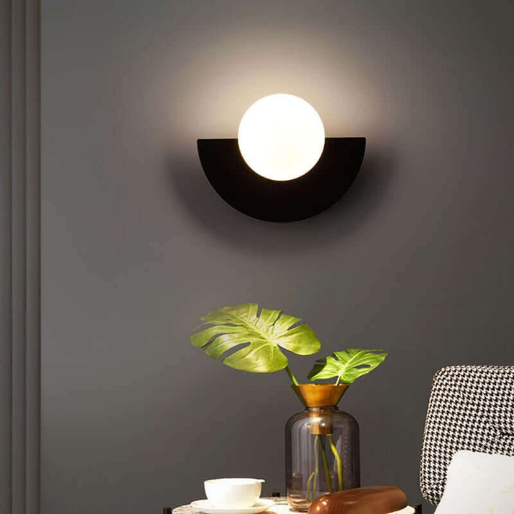 Metal Half Moon Wall Lamp - LunaMetal | Kalsten