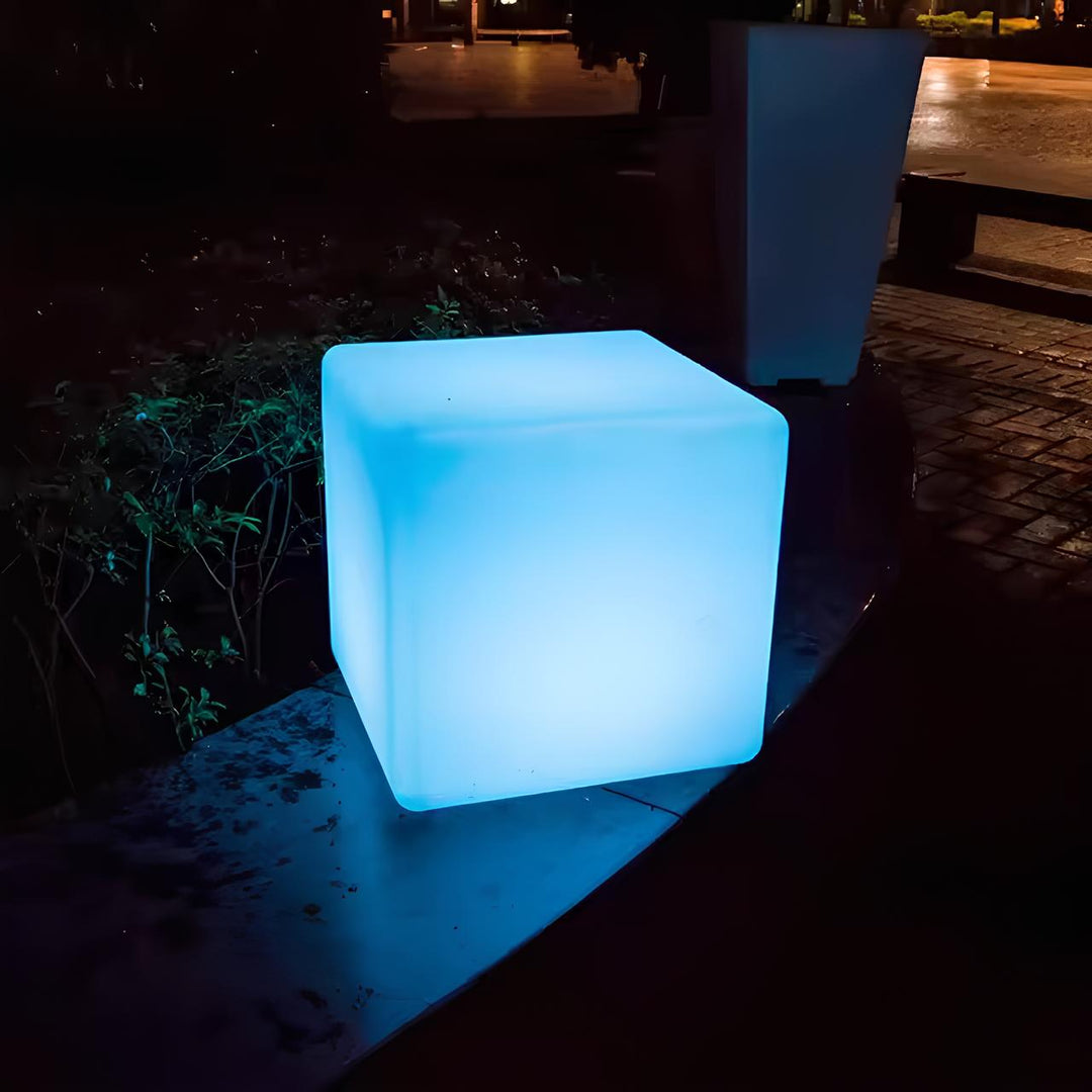 CubeAura Light - Creative cubic garden lamp | Noxord