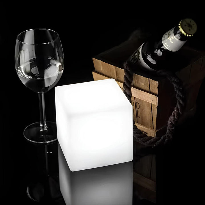 CubeAura Light - Creative cubic garden lamp | Noxord