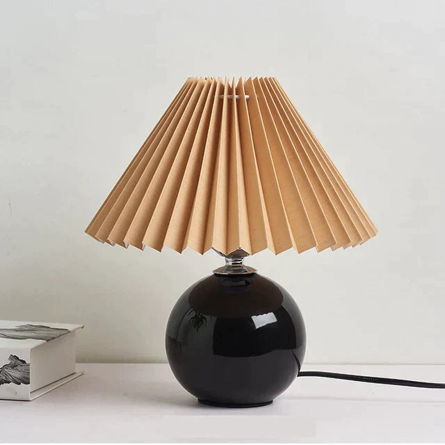 Timeless Lumiere Vintage Table Lamp - Classic Design for Any Space Kalsten