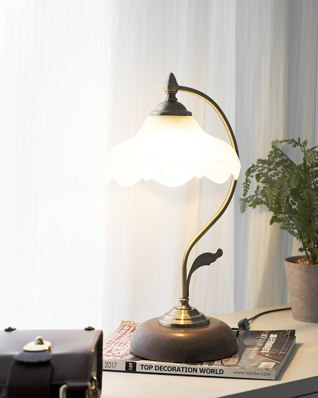 Vintage Laiton Desk lamp Table Lamp | Kalsten
